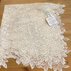 Tea rose  30x30’ topper, vintage.